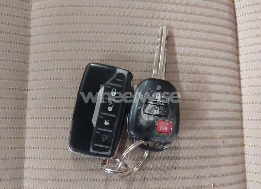 Photo 11 of 2014 Toyota Rav4 XLE (VIN 2T3RFREV0EW206906)