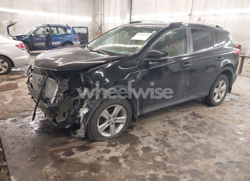 Photo 2 of 2014 Toyota Rav4 XLE (VIN 2T3RFREV0EW206906)
