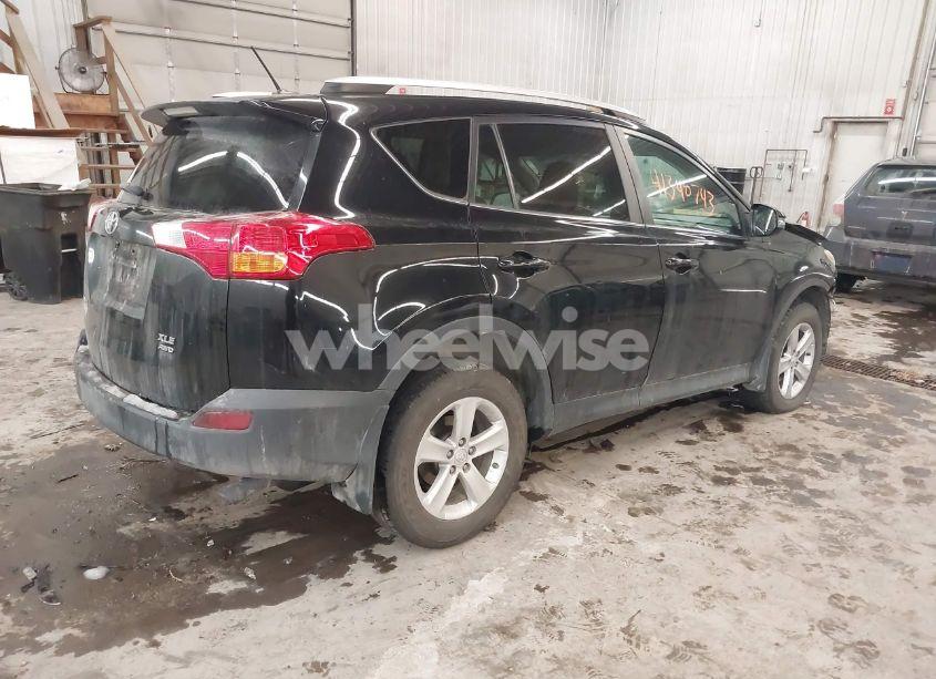 Photo 4 of 2014 Toyota Rav4 XLE (VIN 2T3RFREV0EW206906)