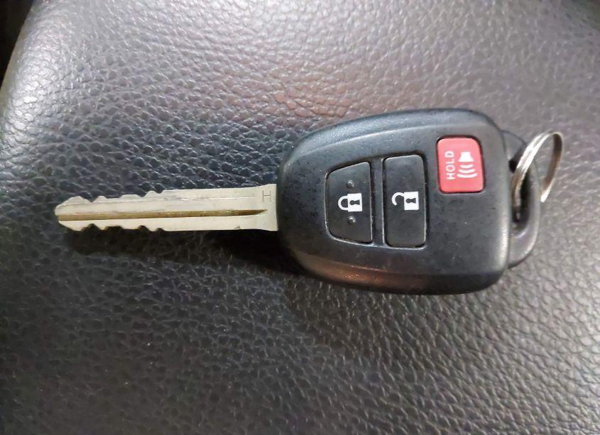 Photo 11 of 2015 Toyota Rav4 XLE (VIN 2T3RFREV0FW243908)