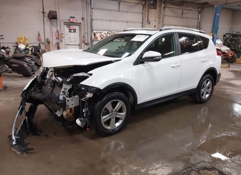 Photo 2 of 2015 Toyota Rav4 XLE (VIN 2T3RFREV0FW243908)