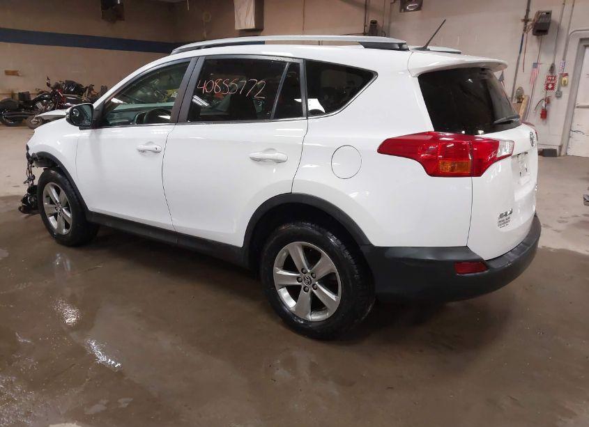 Photo 3 of 2015 Toyota Rav4 XLE (VIN 2T3RFREV0FW243908)