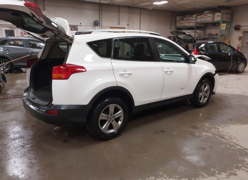 Photo 4 of 2015 Toyota Rav4 XLE (VIN 2T3RFREV0FW243908)