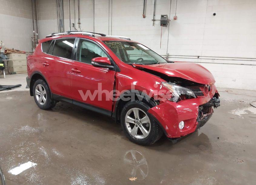 2015 Toyota Rav4 XLE (VIN 2T3RFREV0FW302049) main photo