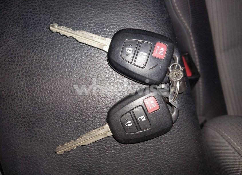 Photo 11 of 2015 Toyota Rav4 XLE (VIN 2T3RFREV0FW302049)