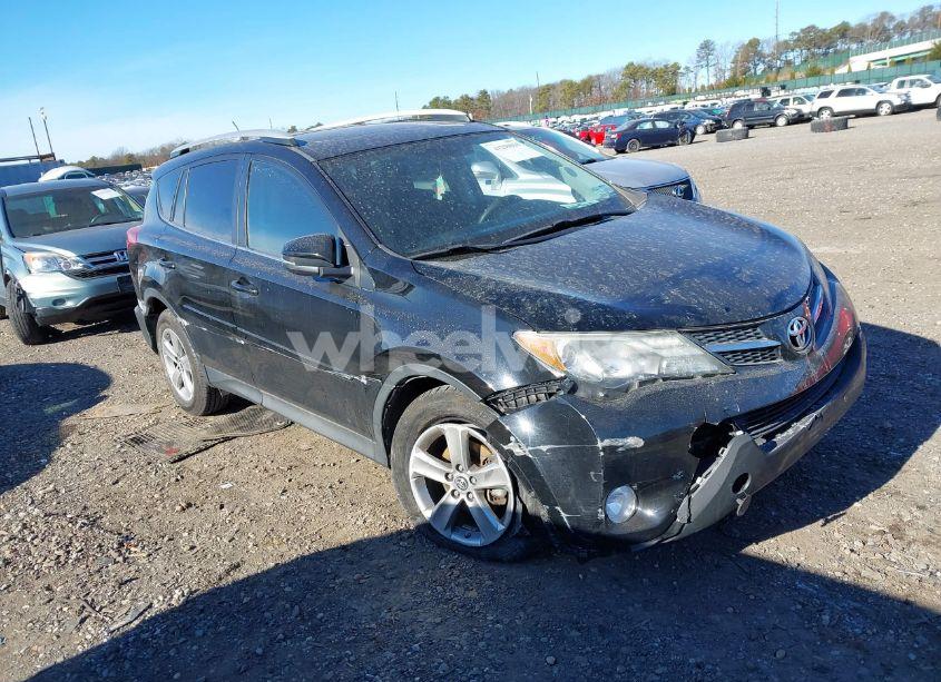 2015 Toyota Rav4 XLE (VIN 2T3RFREV0FW340459) main photo