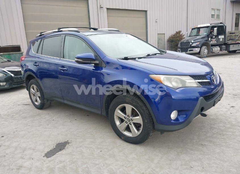 2015 Toyota Rav4 XLE (VIN 2T3RFREV0FW403723) main photo