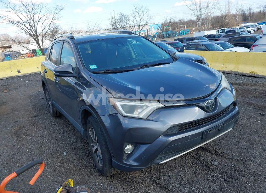 2016 Toyota Rav4 XLE (VIN 2T3RFREV0GW442779) main photo