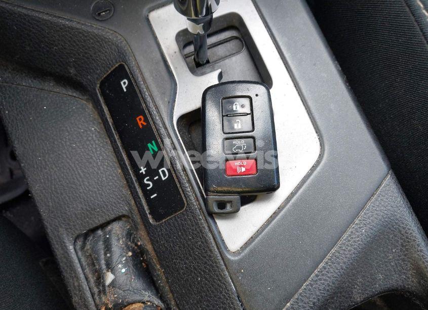 Photo 11 of 2016 Toyota Rav4 XLE (VIN 2T3RFREV0GW442779)