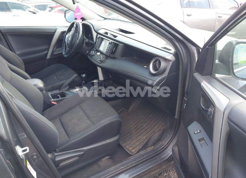 Photo 5 of 2016 Toyota Rav4 XLE (VIN 2T3RFREV0GW442779)