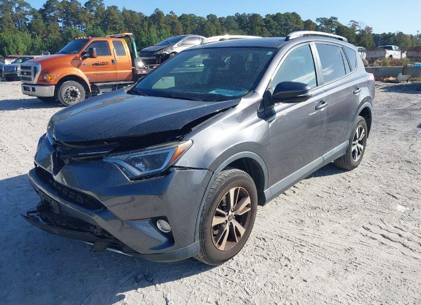 Photo 2 of 2016 Toyota Rav4 XLE (VIN 2T3RFREV0GW503175)