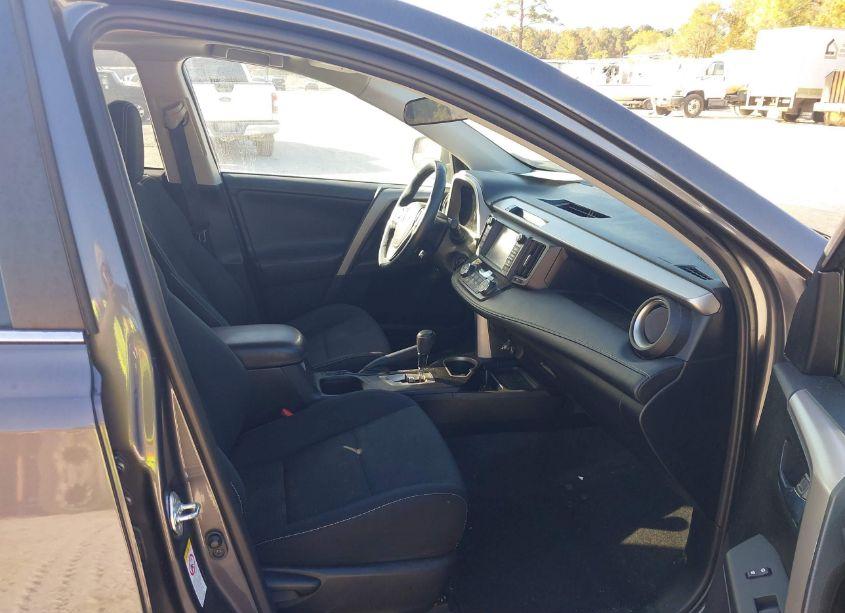 Photo 5 of 2016 Toyota Rav4 XLE (VIN 2T3RFREV0GW503175)