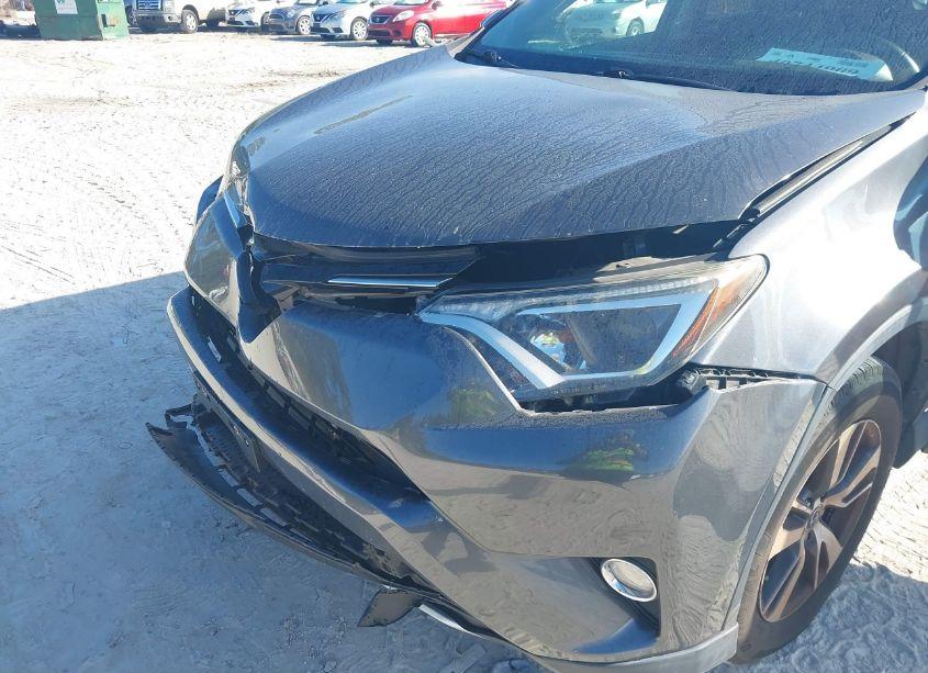 Photo 6 of 2016 Toyota Rav4 XLE (VIN 2T3RFREV0GW503175)