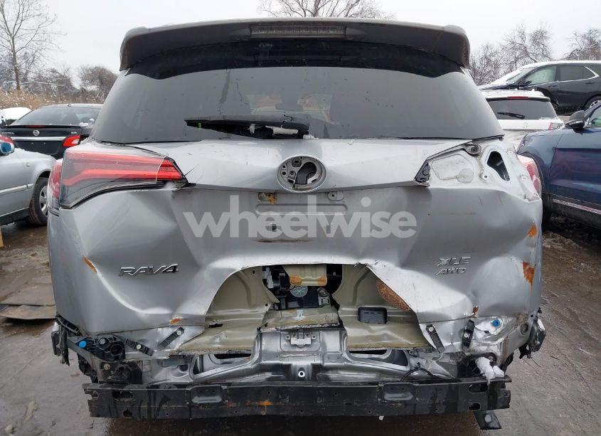 Photo 6 of 2016 Toyota Rav4 XLE (VIN 2T3RFREV0GW508957)