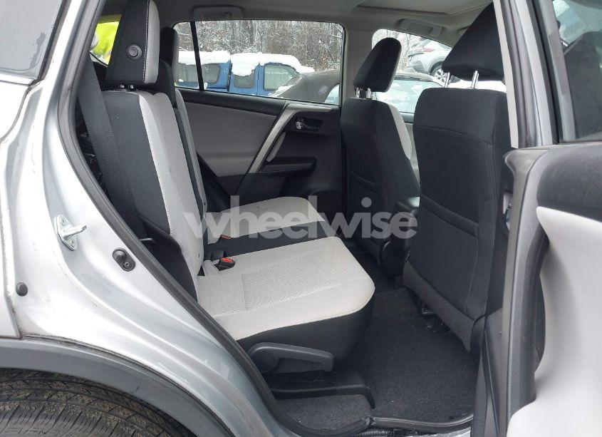 Photo 8 of 2016 Toyota Rav4 XLE (VIN 2T3RFREV0GW508957)