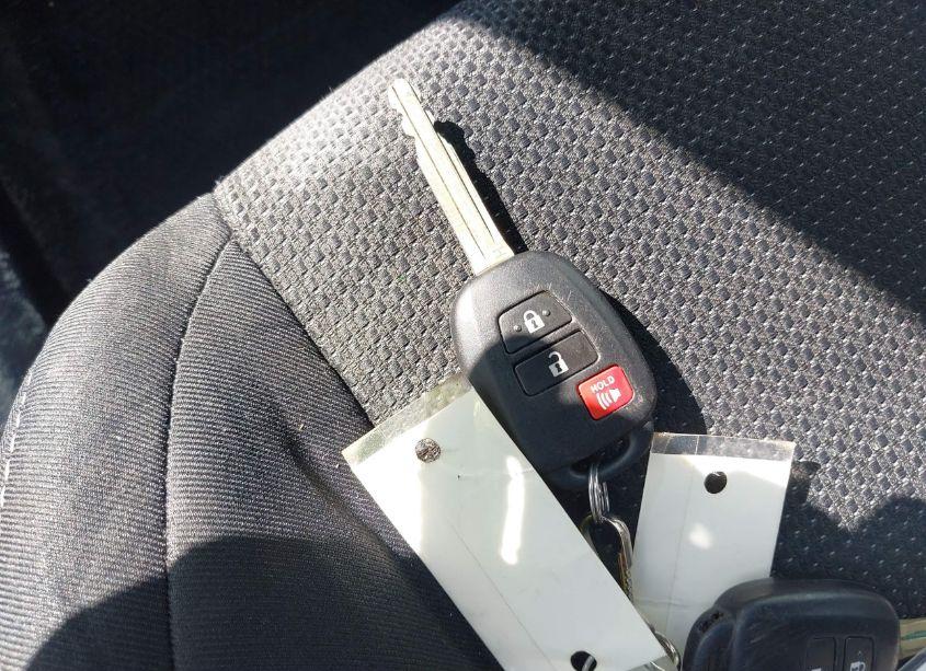 Photo 11 of 2017 Toyota Rav4 XLE (VIN 2T3RFREV0HW544553)