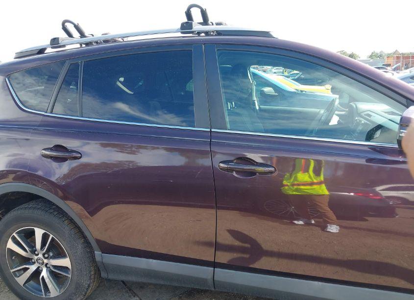 Photo 14 of 2017 Toyota Rav4 XLE (VIN 2T3RFREV0HW544553)