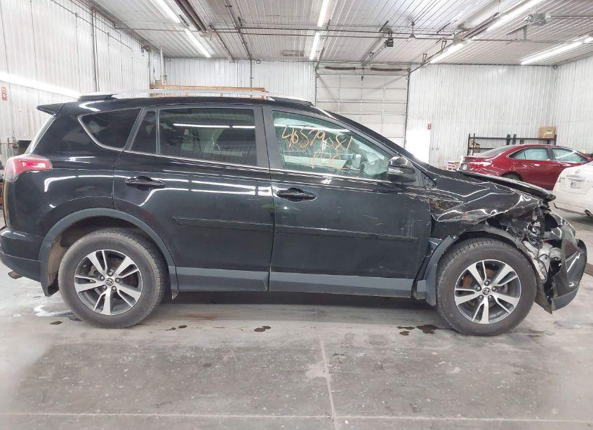 Photo 13 of 2017 Toyota Rav4 XLE (VIN 2T3RFREV0HW556668)
