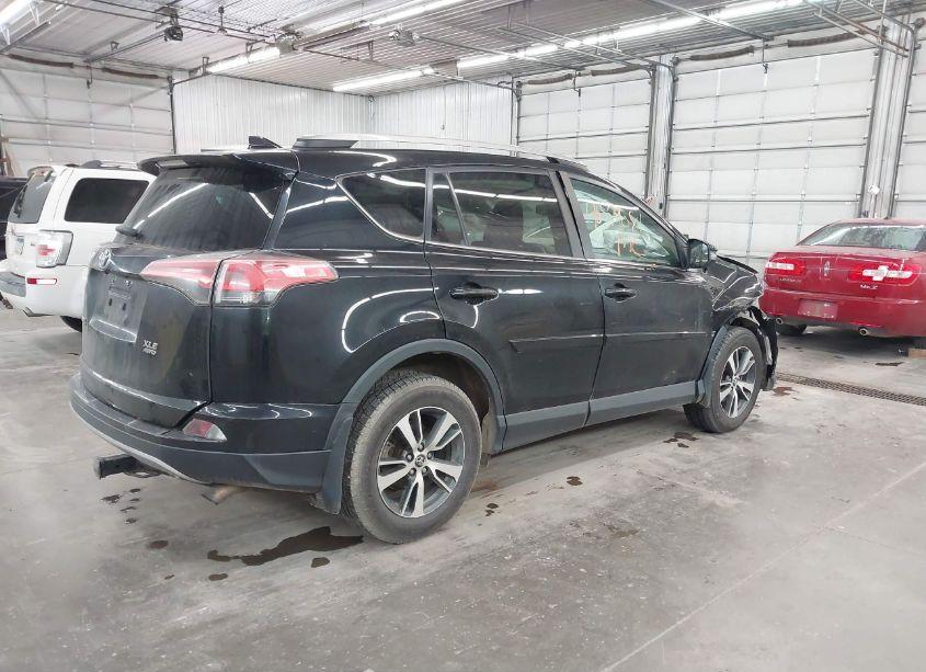 Photo 4 of 2017 Toyota Rav4 XLE (VIN 2T3RFREV0HW556668)