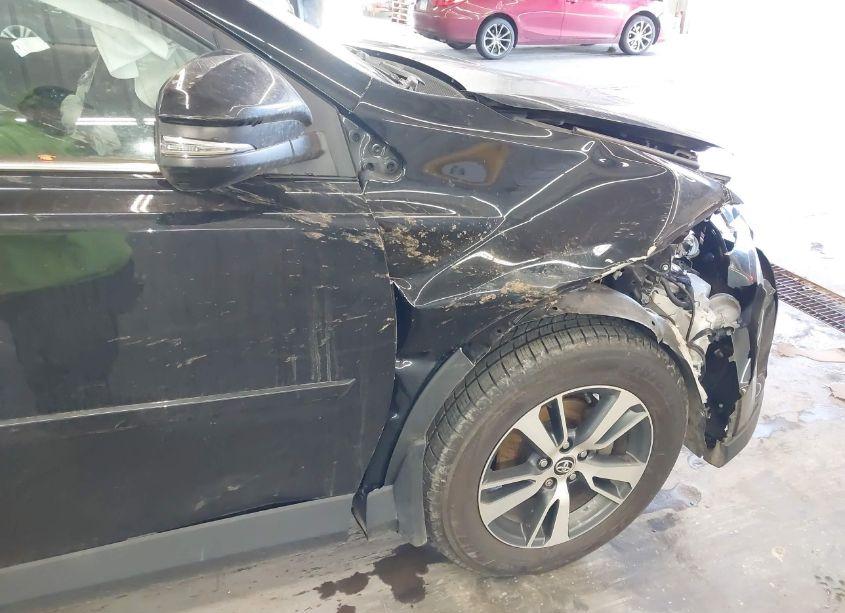 Photo 6 of 2017 Toyota Rav4 XLE (VIN 2T3RFREV0HW556668)