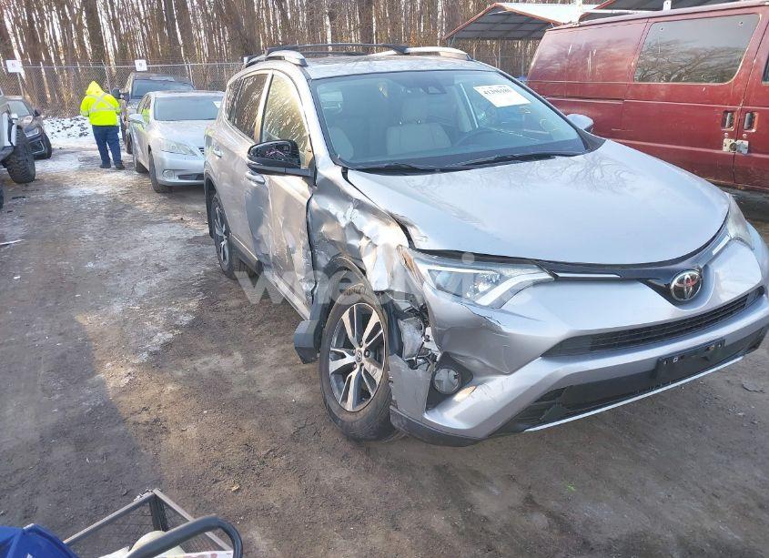 Photo 6 of 2017 Toyota Rav4 XLE (VIN 2T3RFREV0HW607506)