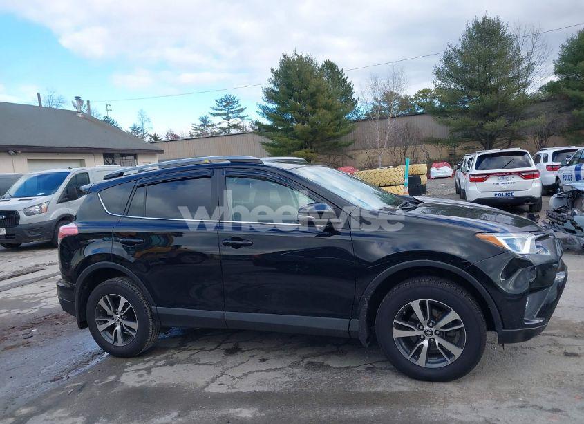 Photo 14 of 2017 Toyota Rav4 XLE (VIN 2T3RFREV0HW682464)