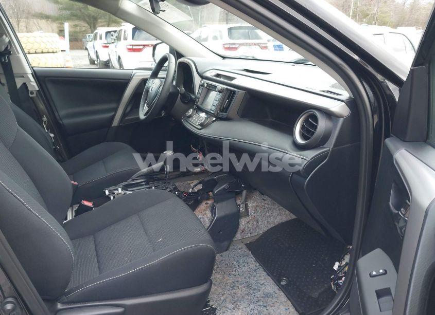 Photo 5 of 2017 Toyota Rav4 XLE (VIN 2T3RFREV0HW682464)