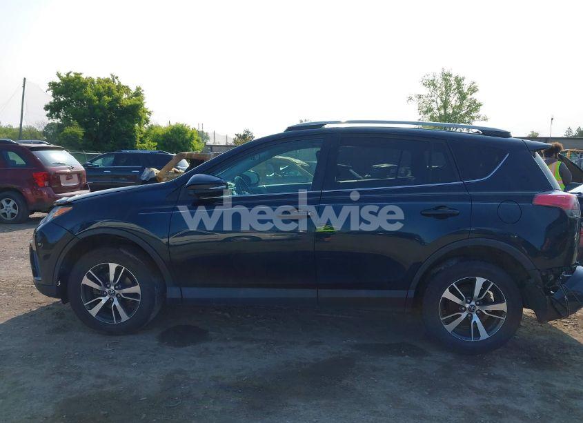 Photo 14 of 2018 Toyota Rav4 XLE (VIN 2T3RFREV0JW704159)
