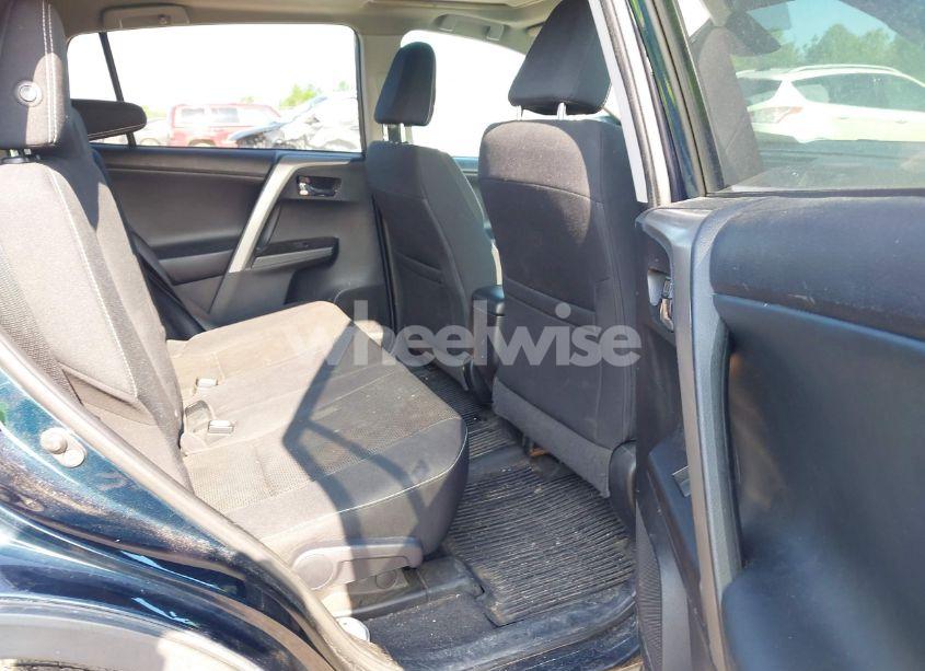 Photo 8 of 2018 Toyota Rav4 XLE (VIN 2T3RFREV0JW704159)