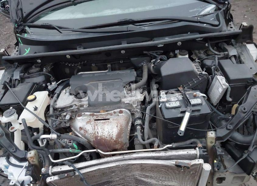 Photo 10 of 2018 Toyota Rav4 XLE (VIN 2T3RFREV0JW704971)