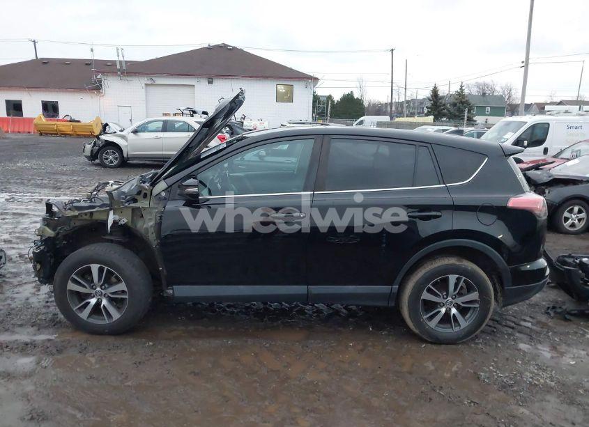Photo 15 of 2018 Toyota Rav4 XLE (VIN 2T3RFREV0JW704971)