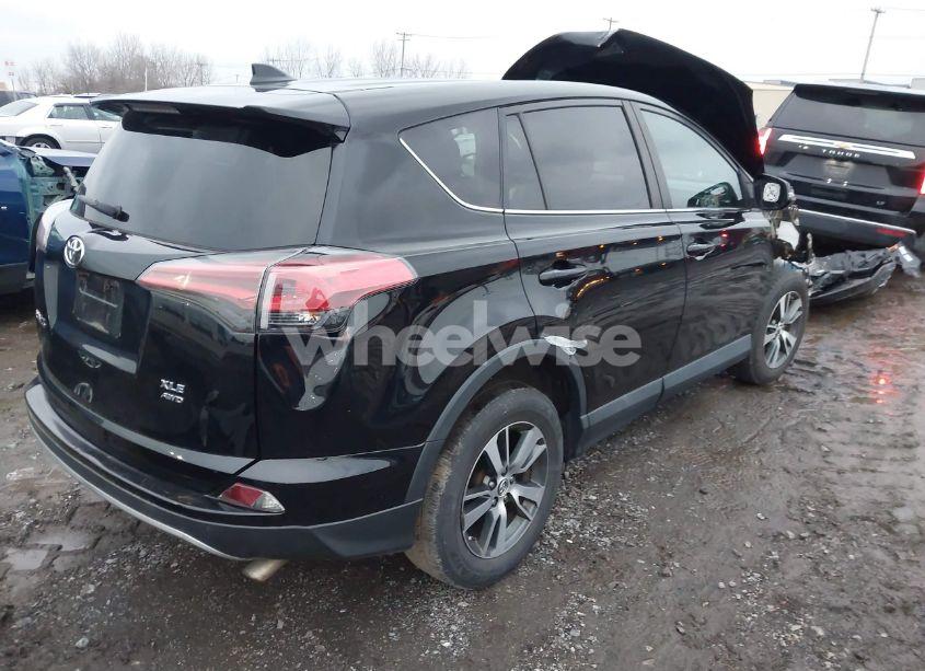 Photo 4 of 2018 Toyota Rav4 XLE (VIN 2T3RFREV0JW704971)