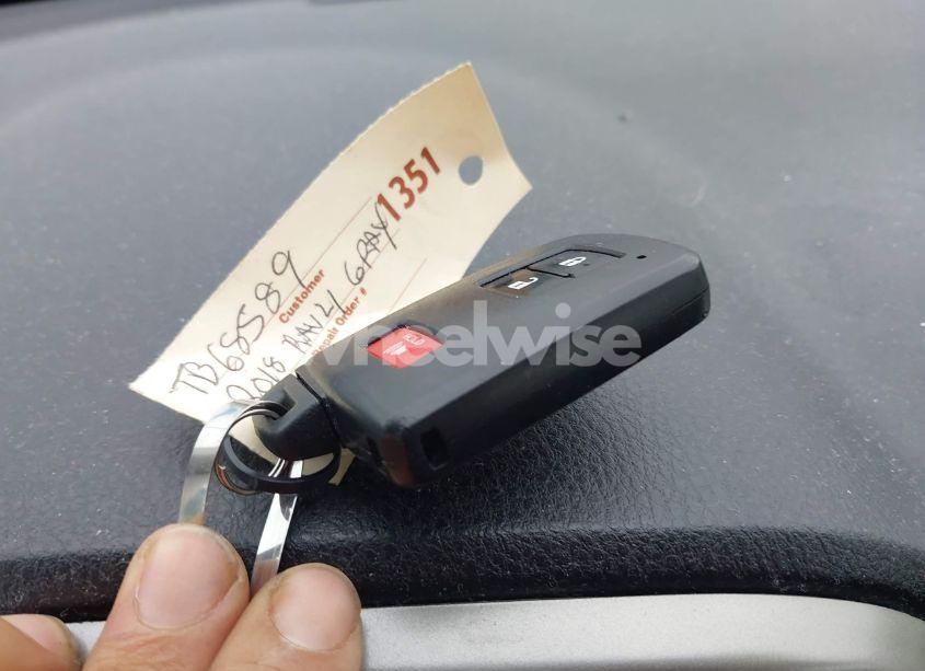 Photo 11 of 2018 Toyota Rav4 ADVENTURE/XLE (VIN 2T3RFREV0JW721415)