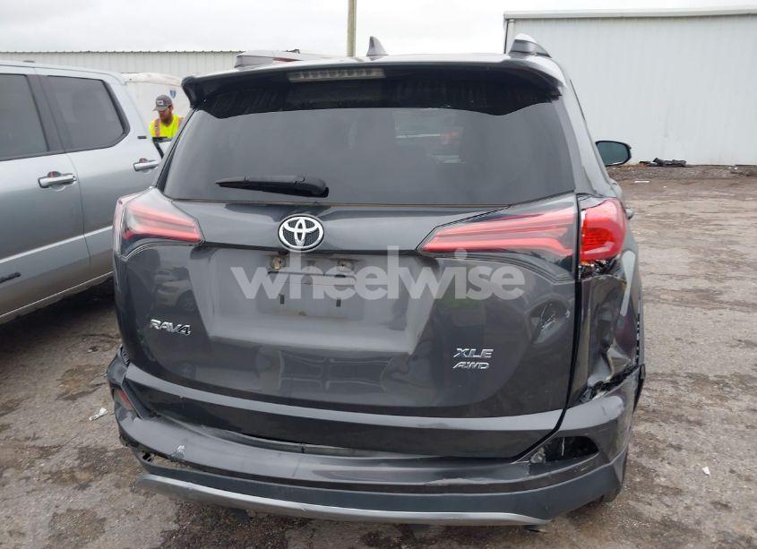 Photo 17 of 2018 Toyota Rav4 ADVENTURE/XLE (VIN 2T3RFREV0JW721415)