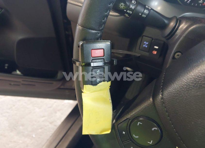 Photo 11 of 2018 Toyota Rav4 XLE (VIN 2T3RFREV0JW742796)