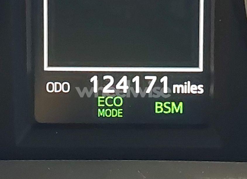 Photo 16 of 2018 Toyota Rav4 XLE (VIN 2T3RFREV0JW742796)