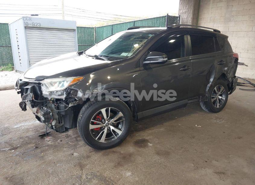 Photo 2 of 2018 Toyota Rav4 XLE (VIN 2T3RFREV0JW742796)