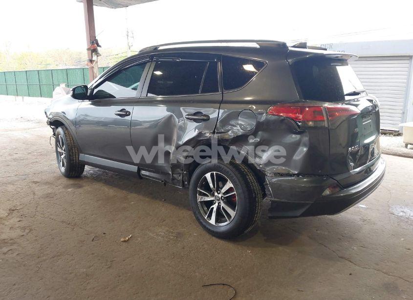 Photo 3 of 2018 Toyota Rav4 XLE (VIN 2T3RFREV0JW742796)