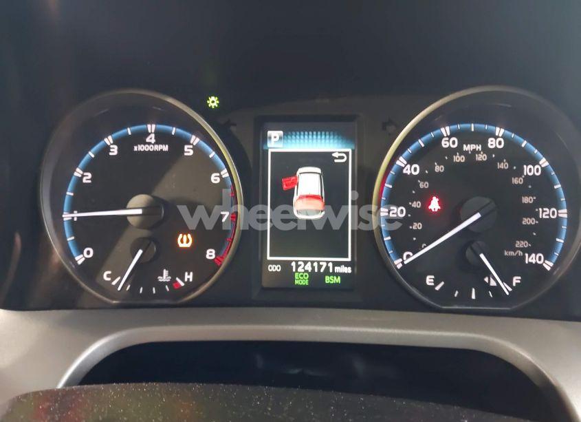 Photo 7 of 2018 Toyota Rav4 XLE (VIN 2T3RFREV0JW742796)