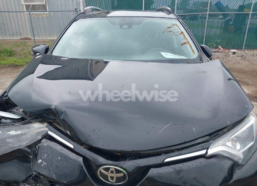 Photo 10 of 2018 Toyota Rav4 XLE (VIN 2T3RFREV0JW750610)