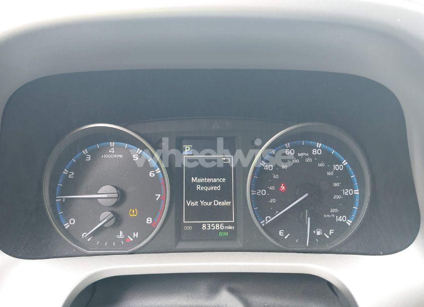 Photo 7 of 2018 Toyota Rav4 XLE (VIN 2T3RFREV0JW750610)