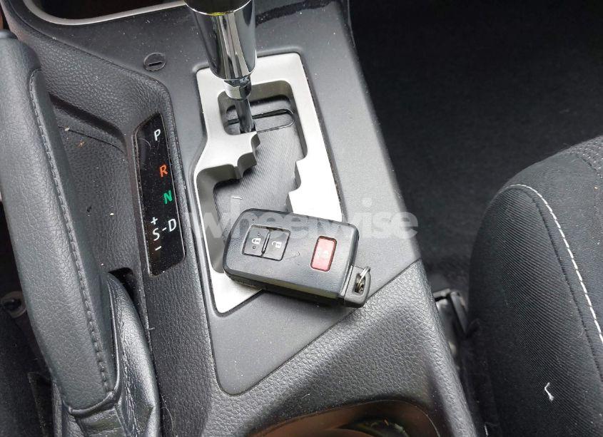 Photo 11 of 2018 Toyota Rav4 ADVENTURE/XLE (VIN 2T3RFREV0JW761820)