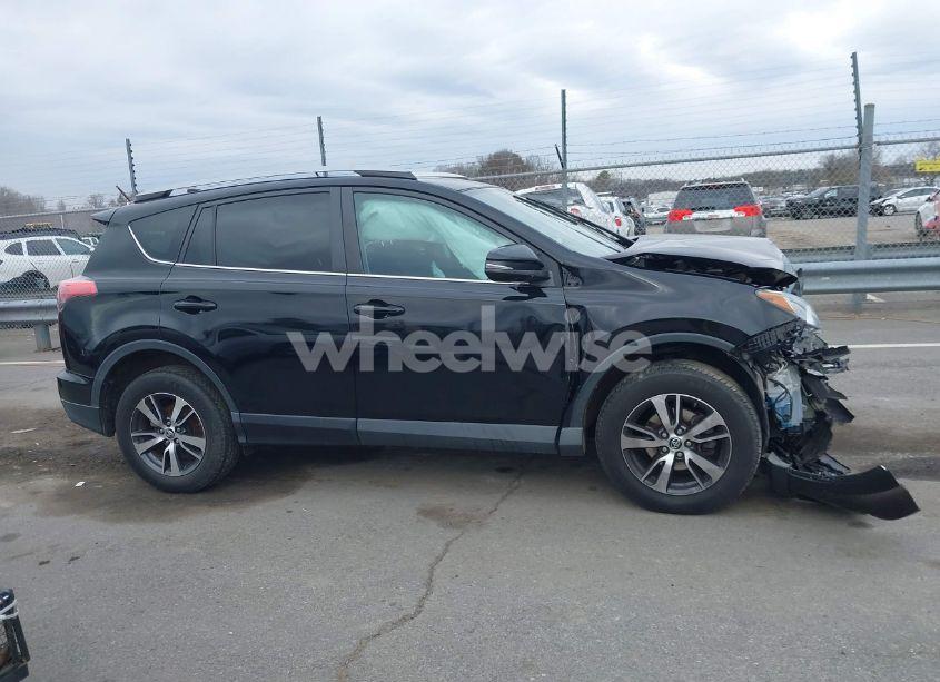 Photo 13 of 2018 Toyota Rav4 ADVENTURE/XLE (VIN 2T3RFREV0JW761820)