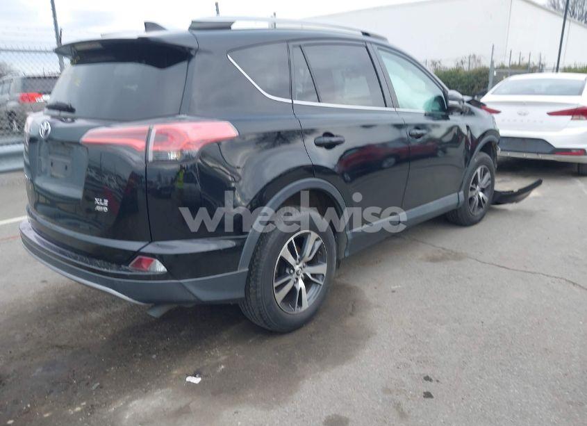 Photo 4 of 2018 Toyota Rav4 ADVENTURE/XLE (VIN 2T3RFREV0JW761820)