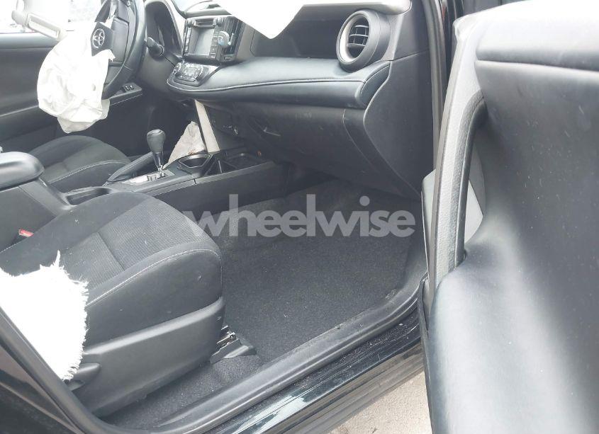 Photo 5 of 2018 Toyota Rav4 ADVENTURE/XLE (VIN 2T3RFREV0JW761820)