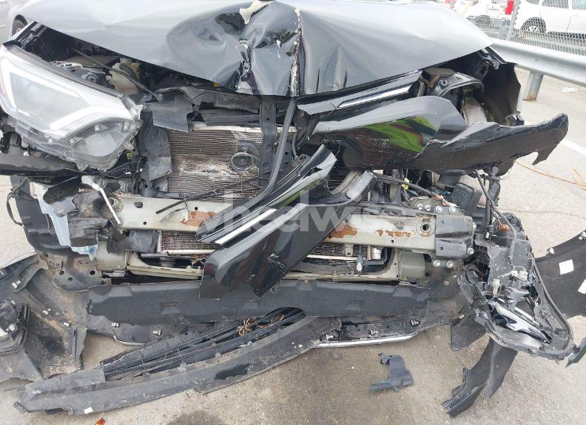 Photo 6 of 2018 Toyota Rav4 ADVENTURE/XLE (VIN 2T3RFREV0JW761820)