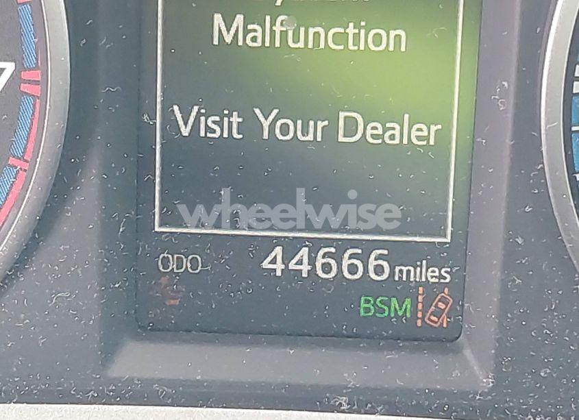 Photo 15 of 2018 Toyota Rav4 XLE (VIN 2T3RFREV0JW786393)