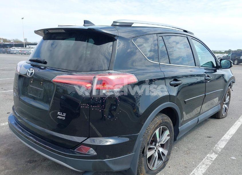 Photo 4 of 2018 Toyota Rav4 XLE (VIN 2T3RFREV0JW786393)