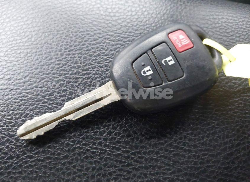 Photo 11 of 2018 Toyota Rav4 XLE (VIN 2T3RFREV0JW802477)