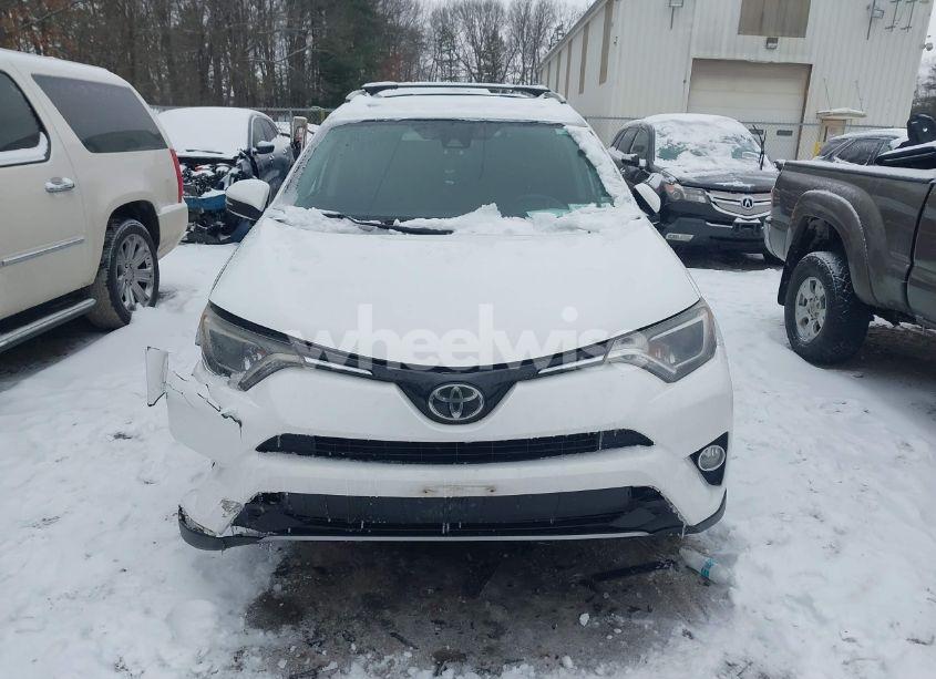 Photo 12 of 2018 Toyota Rav4 XLE (VIN 2T3RFREV0JW802477)
